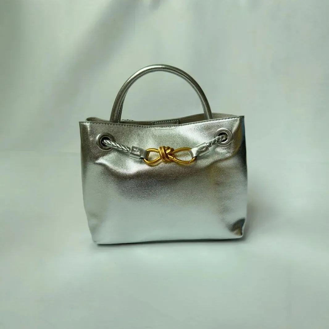 Classic Woven Strap Large Capacity Tote Bag