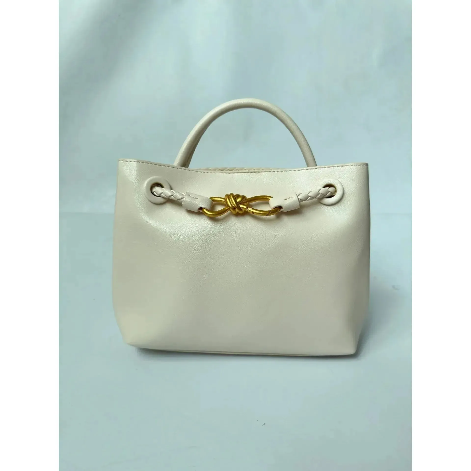 Classic Woven Strap Large Capacity Tote Bag