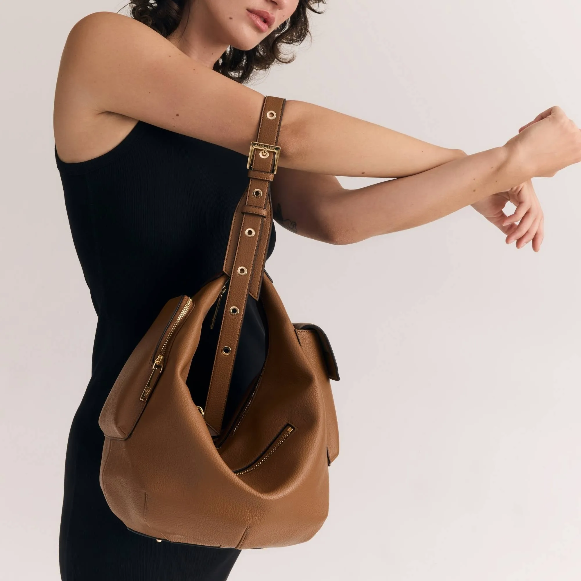 Cute-ility Handbag - Cinnamon