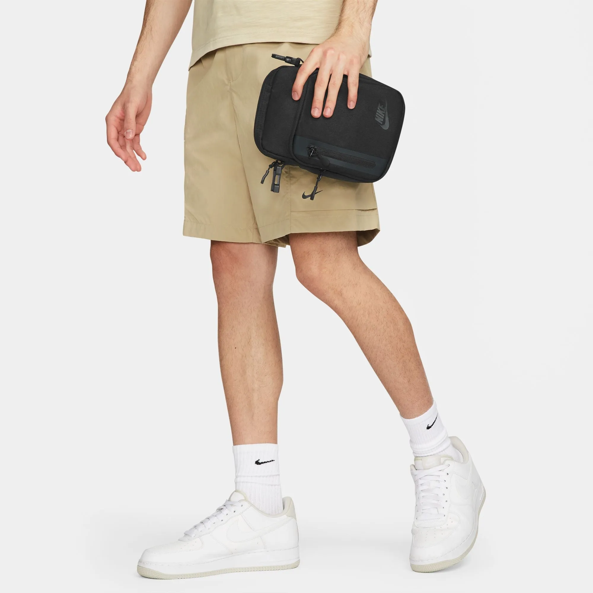 Nike Elemental Premium Crossbody Bag