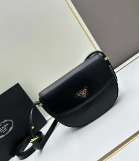 P Arqué Leather Shoulder Bag With Flap
